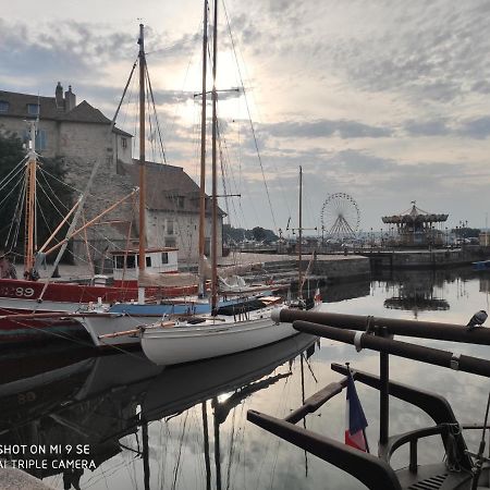 Proche Honfleur Gite Avec Piscine Équemauville Exteriér fotografie